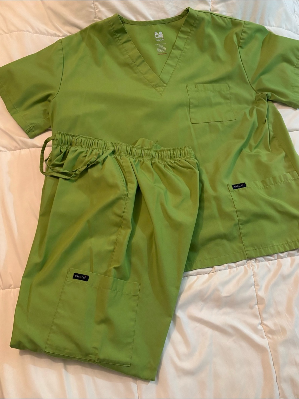 XL Dagacci Lime Green Scrub Set - EUC